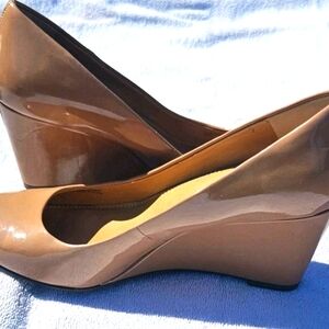 J. CREW Sylvia Beige Patent Leather  Wedge Women's Size 7.5M